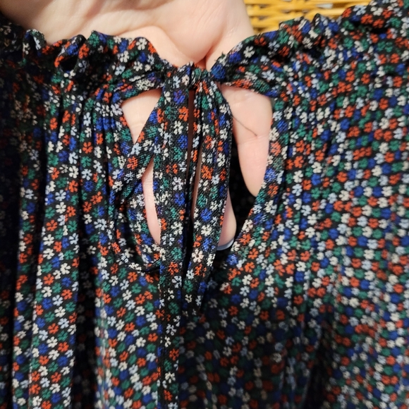 Spring flower blouse - Picture 3 of 5